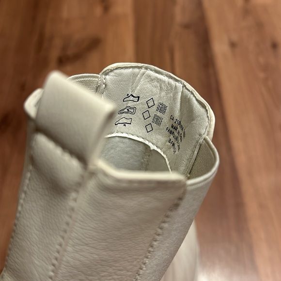 Ardene cream platform boots - Picture 3 of 4